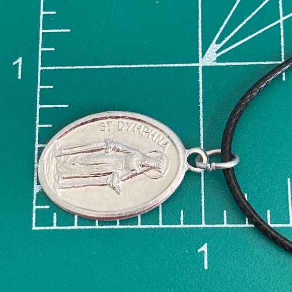 Vintage St Dymphna Necklace Irish Catholic Patron Saint Mental Health Medal 18" - Picture 8 of 9